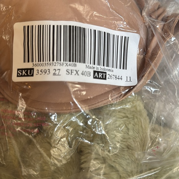 New - New PINK‎ WEAR EVERYWHERE
WEAR EVERYWHERE LIGHTLY LINED FULL COVERAGE T-S… - Picture 6 of 6